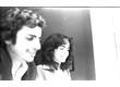 ak0010_002 - Casal, provavelmente, alunos fotografado durante aulas do CUF, que eram realizadas em uma das casinhas da Vila dos Diretórios, c.1977. Acervo Juliano Serra Barreto.