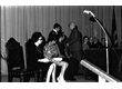 cg0084_031 - Evento acadêmico; em primeiro plano, o microfone. 1973. Fotógrafo Antônio Albuquerque.