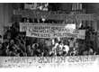 eq0001_001 - Movimento estudantil regional em manifestação nos pilotis da PUC-Rio, c.1977. Acervo Agência O Globo.