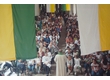 eq0001_038 - Padre Jesús Hortal Sànchez, S.J., durante palestra para crianças do Neam nos pilotis da Ala Leme, c. 1995. Fotógrafo desconhecido. Acervo Neam.