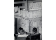 eq0001_039 - Crianças desenvolvem atividades em sala de aula, c. 1965. Fotógrafo desconhecido. Acervo Arquivo Nacional.