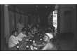 ls0013_001 - Confraternização de Natal dos funcionários no restaurante que ficava no IAG, 1977. Fotógrafo Antônio de Albuquerque. Acervo Núcleo de Memória da PUC-Rio.