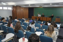 Debate realizado no Auditório B6. Fotógrafo Antônio Albuquerque. Acervo do Núcleo de Memória.