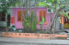 Fachada da Casa V - Associação dos Alunos de Pós-Graduação (APG). Fotógrafo Antônio Albuquerque. Acervo do Núcleo de Memória.