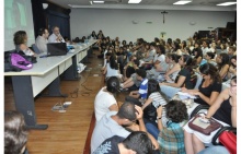 O auditório Padre Anchieta lotado para o evento. Fotógrafo Antônio Albuquerque. Acervo Núcleo de Memória.