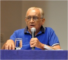 Professor Hilton Ferreira Japiassu. Fotógrafo desconhecido. Site da PUC-MG.