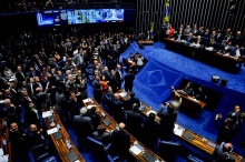 Sessão do Senado para julgamento do impeachment de Dilma Rousseff. Fotógrafo Marcos Oliveira/Agência Senado. Fonte: www12.senado.leg.br