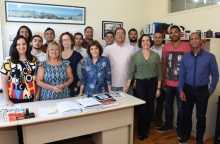 A Coordenadora Central de Cooperação Internacional, Profa. Ângela Maria de Randolpho Paiva, e equipe. Fotógrafo Antônio Albuquerque. Acervo Núcleo de Memória.