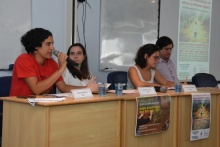 Mesa com Amanda Matheus (MST), Profa. Mariana Trotta (UFRJ), e os professores Ana Carolina Brandão (JUR) e Francisco de Guimaraens (JUR), no auditório B8. Fotógrafo Antônio Albuquerque.