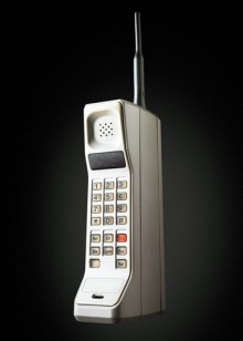 Um dos primeiros modelos de telefone celular.