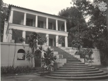 A fachada e a escadaria do Solar, 1989.