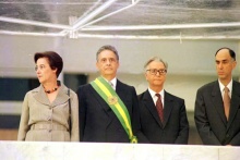 Fernando Henrique Cardoso, a dra. Ruth Cardoso, Itamar Franco e Marco Maciel na cerimônia de posse.