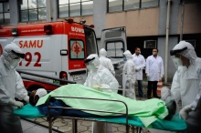 Simulação de atendimento à vítima do Ebola no Brasil. Fonte: Agência Brasil