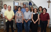 O Vice-Reitor para Assuntos Comunitários, Prof. Augusto Luiz Duarte Lopes Sampaio, e equipe. Fotógrafo Antônio Albuquerque. Acervo Núcleo de Memória. 