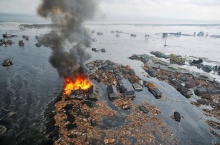 A cidade de Natori invadida pelas águas do tsunami.