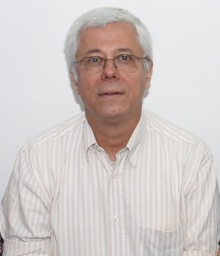 O Diretor de Admissão e Registro, Prof. Washington Braga Filho. Fotógrafo Antônio Albuquerque. Acervo Núcleo de Memória.