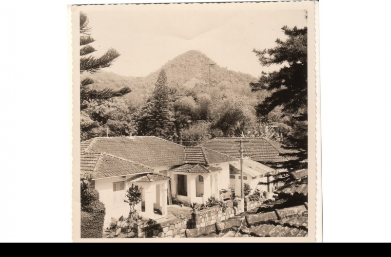 Casas da Vila antes da ocupação pelos diretórios acadêmicos. 1964. Fotógrafo desconhecido. Acervo do Núcleo de Memória.