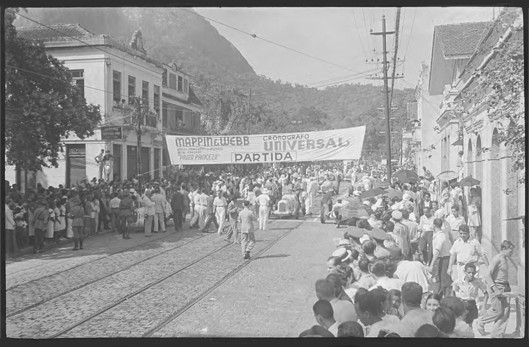 Largada da prova automobilística do Circuito da Gávea, 29/12/1940. Acervo Correio da Manhã/Arquivo Nacional.