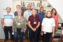 O Vice-Reitor para Assuntos Comunitários, Prof. Augusto Luiz Duarte Lopes Sampaio, e equipe. Fotógrafo Antônio Albuquerque. Acervo Núcleo de Memória.