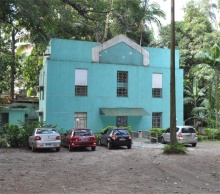 Fachada do prédio do IOPUC. Fotógrafo Antônio Albuquerque. Acervo do Núcleo de Memória.