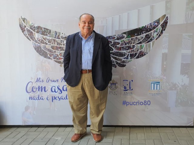 Prof. Luiz Roberto Cunha (ECO).