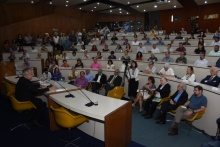 Apresentação do Reitor Pe. Josafá S.J., no auditório do RDC. Fotógrafo Antônio Albuquerque.