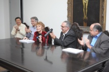 Na foto o Vice-Reitor Administrativo Prof. Luiz Carlos Scavarda, o Vice-Reitor Acadêmico Prof. José Ricardo Bergmann, a Profa. Sonia de Camargo, o Reitor Prof. Pe. Josafá S.J. e  o Prof. Luiz Roberto Cunha. Fotógrafo Antônio Albuquerque. Acervo do Núcleo de Memória.