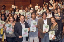 Ao centro os professores Roosevelt Fidelis de Souza e Luiz Felipe Guanaes Rego, do NIMA. Fotógrafa Cynthia Salles. Acervo do Projeto Comunicar.