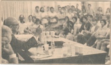 O Senador Teotônio Vilela fala ao auditório lotado. Fotógrafo Antônio Albuquerque. Jornal Flor do Campus.