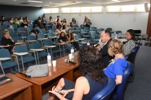 Mesa de abertura, com a participação do Vice-Reitor Geral da PUC-Rio, pe. André Luís de Araújo S.J. Fotógrafo Antônio Albuquerque. 