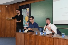 Abertura do evento, com o Prof. Serge Ebersold, do Conservatoire National des Arts et Métiers (França), no auditório B6. Fotógrafo Antônio Albuquerque.