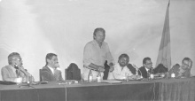 Na mesa, Wanderley Guilherme dos Santos, Rafael de Almeida Magalhães, Edmar Bacha, Célio Borja e Francisco Weffort. Fotógrafo Antônio Albuquerque.