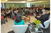 A abertura do evento contou com a presença do Reitor Prof. Pe. Josafá Carlos de Siqueira S.J.. Fotógrafo Antônio Albuquerque. Acervo Núcleo de Memória.