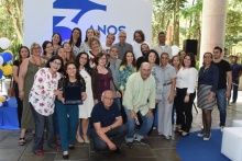 Equipe atual e veteranos do Comunicar, com o Prof. Augusto Sampaio e o Prof. Miguel Pereira à frente. Fotógrafo Antônio Albuquerque.