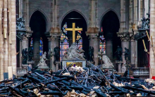 Catedral de Notre-Dame após incêndio (Petit Tesson/Reuters)