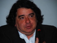 Prof. Fernando Lázaro Freire Júnior. Fonte: site do Departamento de Física.