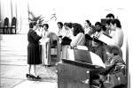 Missa antes da Aula inaugural, no antigo ginásio esportivo. 1980. Fotógrafo Antônio Albuquerque.