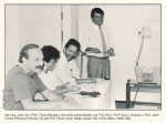 O prof. Paulo Cesar Motta, de pé na foto, em 1988.