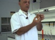 O Professor José Guerchon em uma de suas aulas publicadas no seu canal do Youtube.