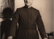 Padre Laércio Dias de Moura S.J. em seu gabinete. 1966.