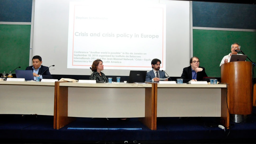 A apresentação do Prof. Stephan Schulmeister (University of Vienna) na abertura do evento. Fotógrafa Thaiana Vieira. Acervo Comunicar.