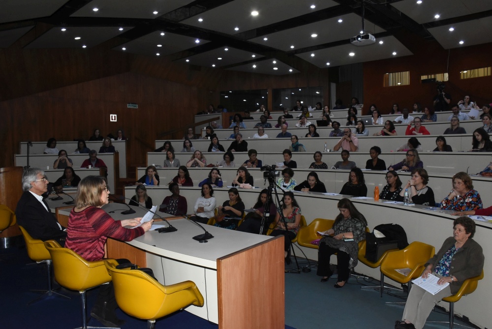 Abertura do evento, com a presença do Vice-Reitor Acadêmico, Prof. José Ricardo Bergmann, e da coordenadora de Licenciaturas, Profa. Maria Rita Passeri Salomão, no auditório do RDC. Fotógrafo Antônio Albuquerque.