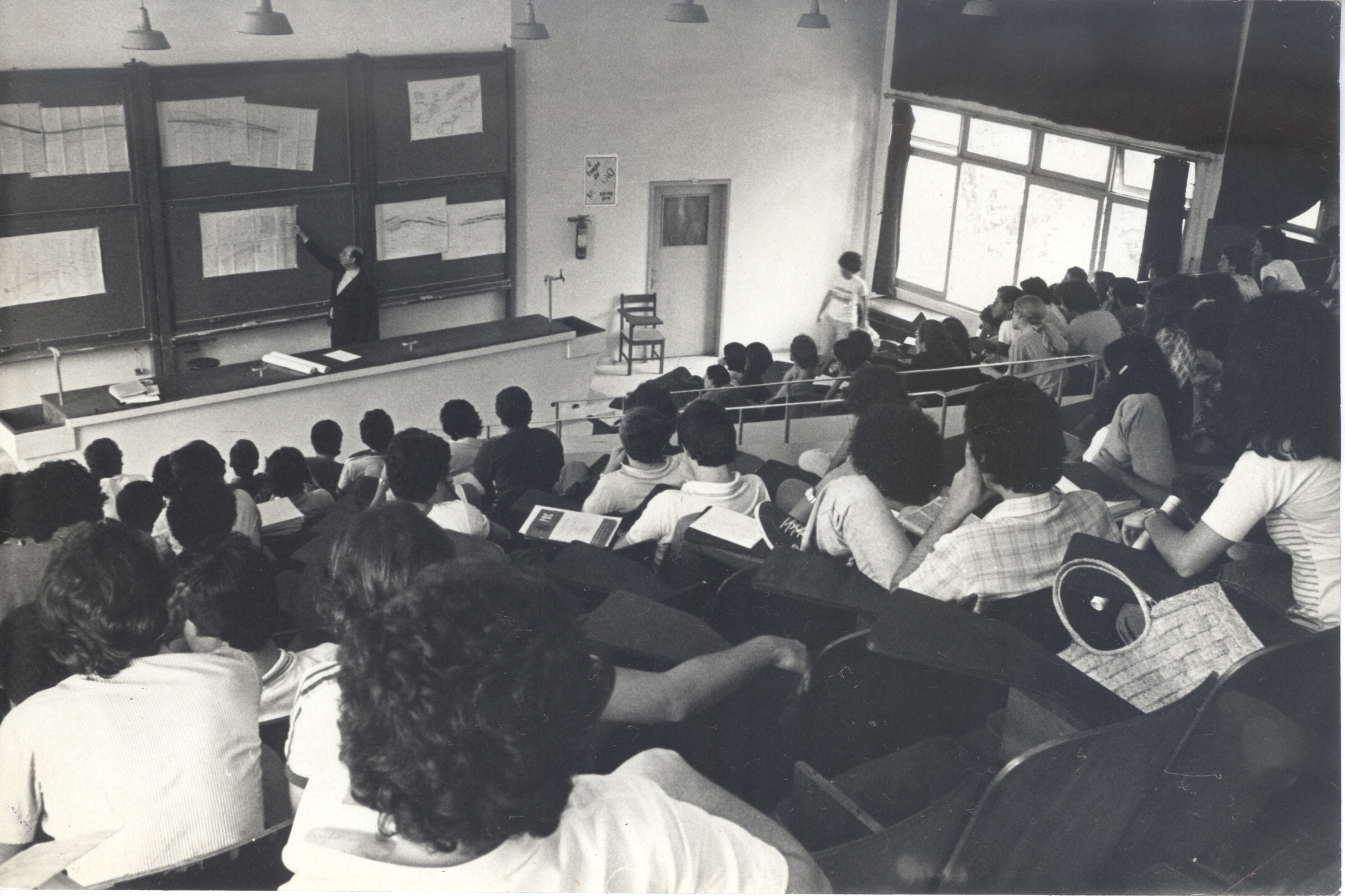 Palestra em um dos auditórios do prédio da Química. Fotógrafo Antônio Albuquerque.