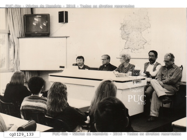 Abertura do Seminário, com a presença do reitor Pe. Jesús Hortal S.J..