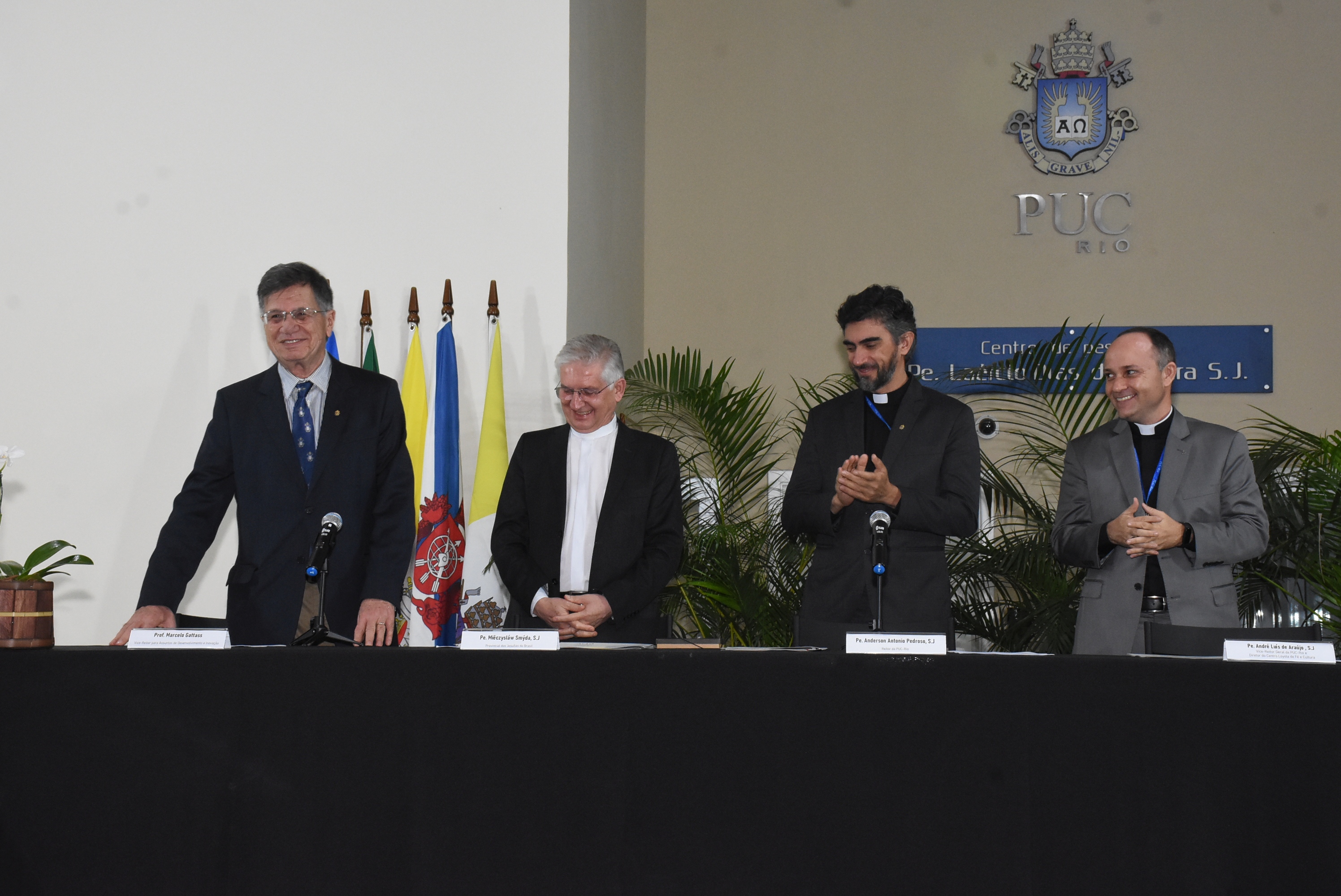 Evento realizado nos pilotis do Edifício Pe. Laércio Dias de Moura S.J.. Fotógrafo Antônio Albuquerque.