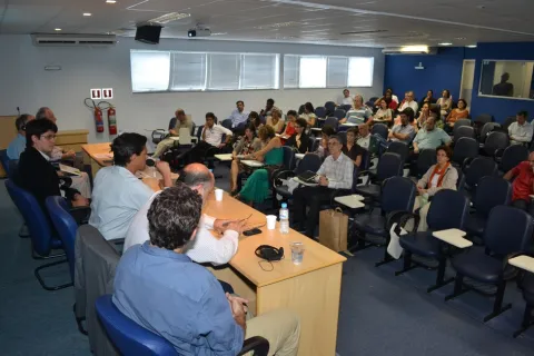 As mesas foram realizadas no Auditório B8. Fotógrafo Antônio Albuquerque. Acervo do Núcleo de Memória.