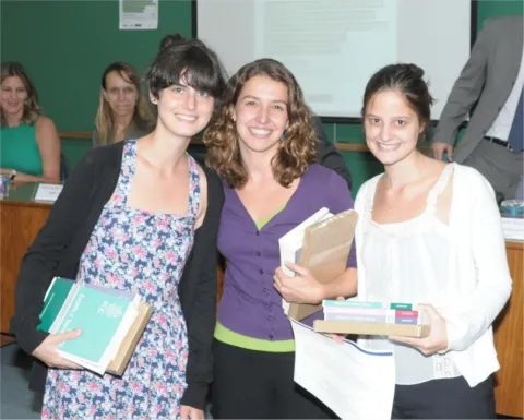Juliana Streva, Fernanda Pradal e Maria Izabel Varella. Fotógrafo Antônio Albuquerque. Acervo do Núcleo de Memória.