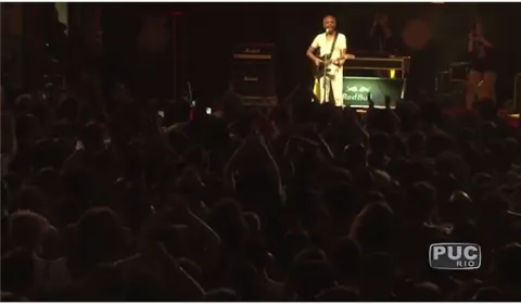 Gilberto Gil fez participação em show no Ginásio Poliesportivo. Fonte: TV PUC.