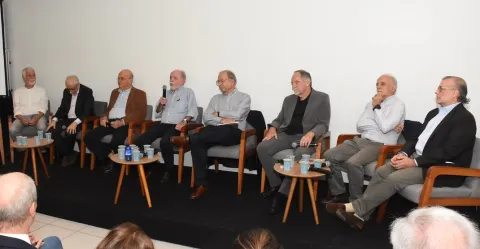 Edmar Bacha, André Lara Resende, Francisco Lopes, Rogério Werneck, Pedro Malan, Winston Fritsch, Persio Arida e Gustavo Franco. Fotógrafo Antônio Albuquerque.