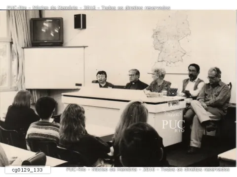 Abertura do Seminário, com a presença do reitor Pe. Jesús Hortal S.J..